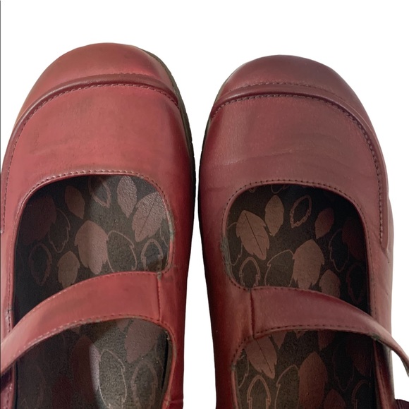 ORTHAHEEL (ELISA) Women's
Cranberry Leather Mary Jane Shoes - Picture 3 of 7